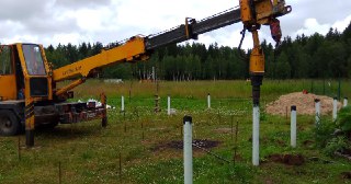 Закручивание винтовых свай в Благовещенск. Аренда машины для закручивания свай цена от 2949 руб